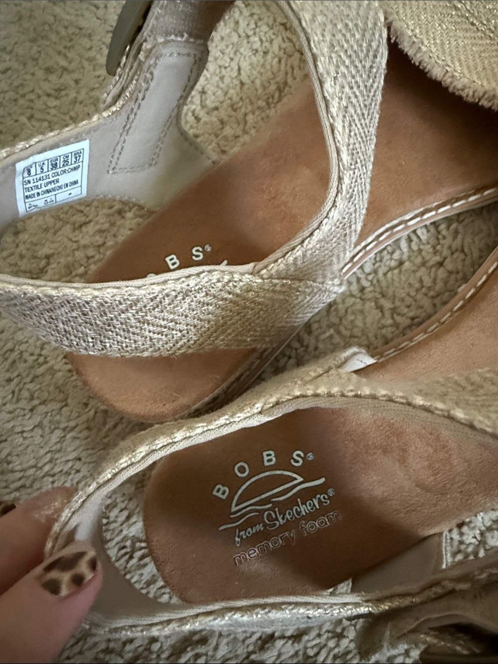 Champagne color Bobs by Skechers WOMENS DESERT KISS sandal size 8 - Picture 2 of 8